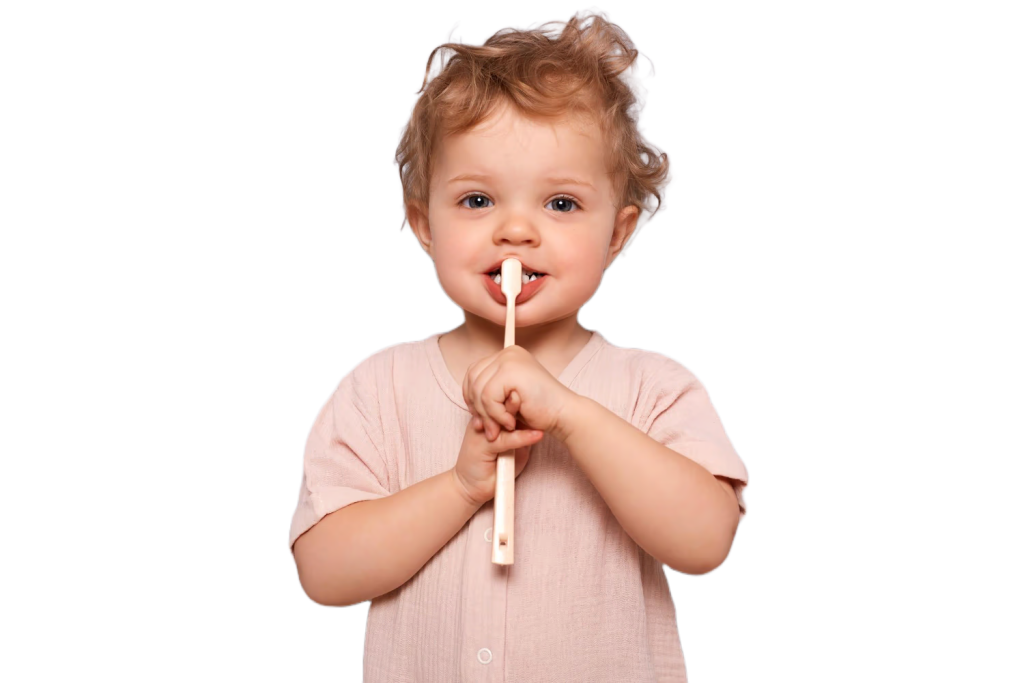 Petite fille qui se brosse les dents